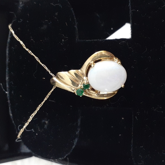 10K YELLOW GOLD OPAL N EMERALD PENDANT W N CHAIN